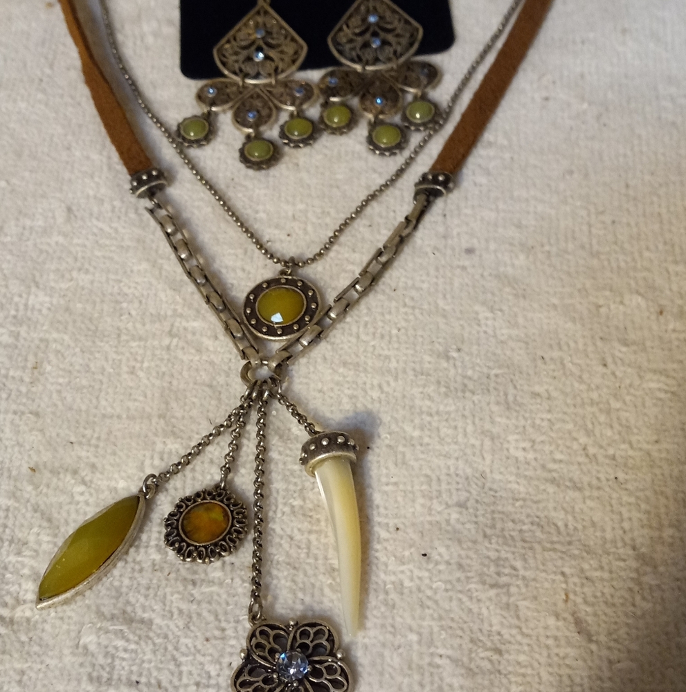 Not new,vintage 2 strand suede & chain necklace with charms& pierced earrings. - Picture 3 of 4